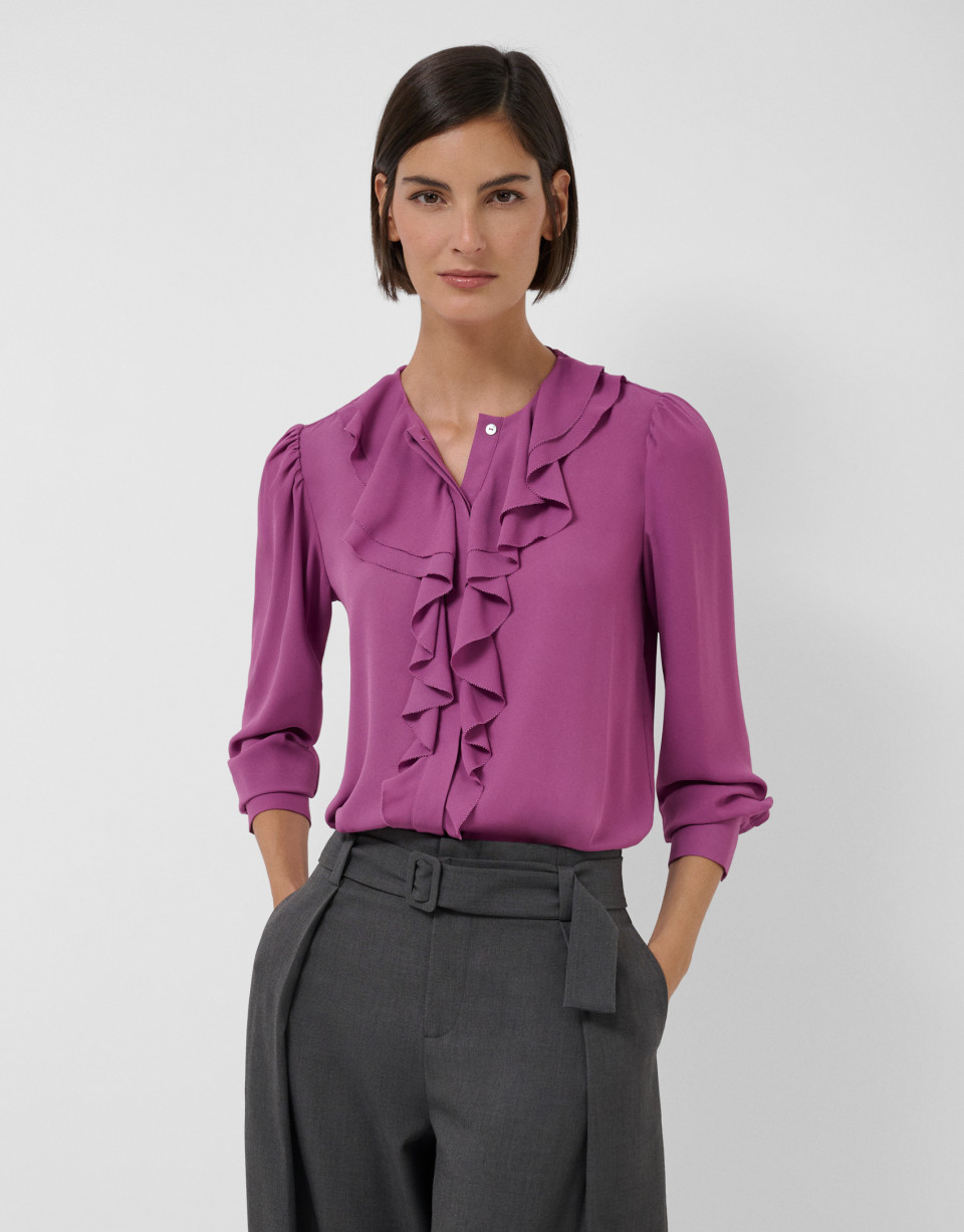 Pink fluid blouse with ruffles on the chest | Roberto Verino