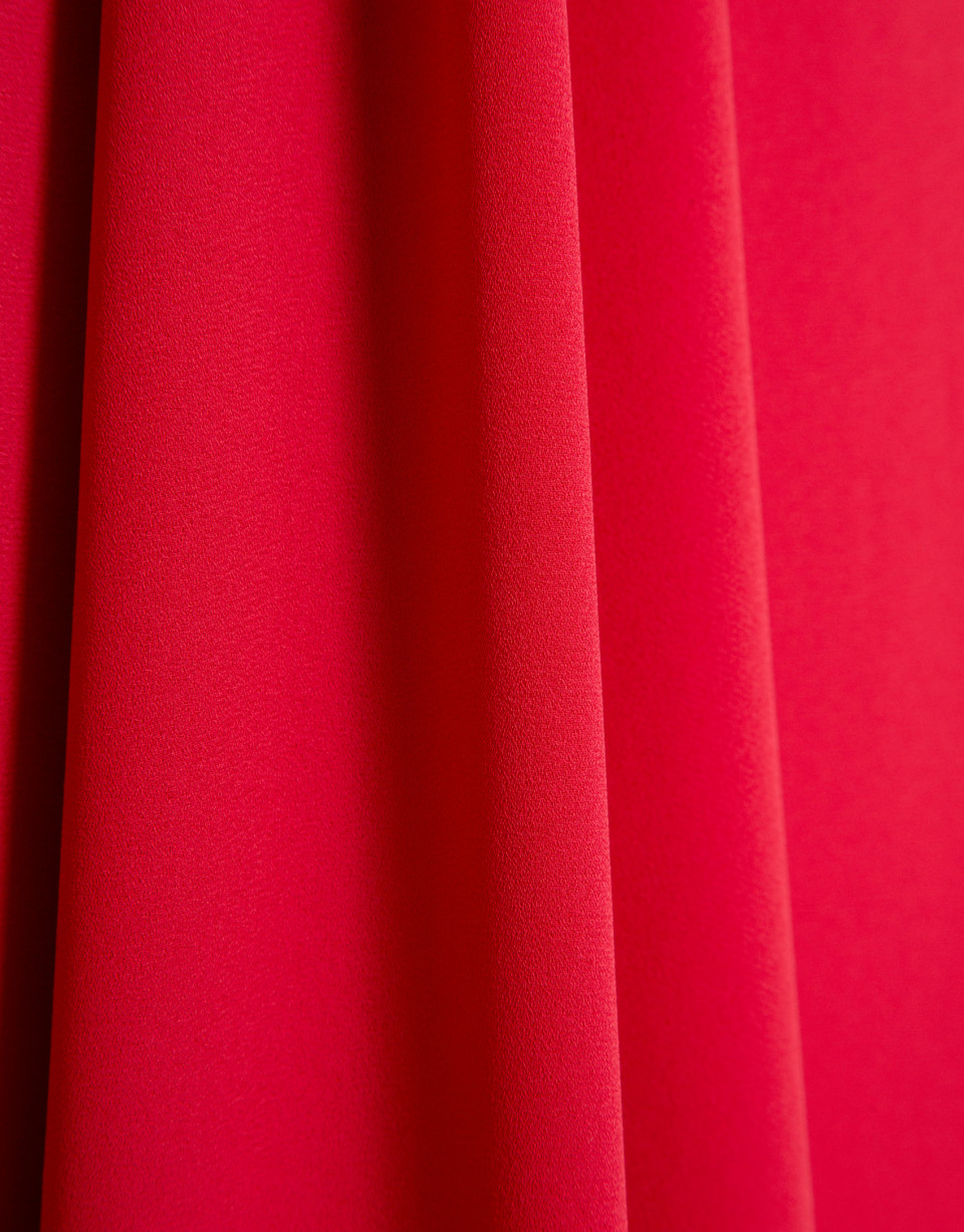 Long red empire cut dress - Mujer - AW2026 | Roberto Verino