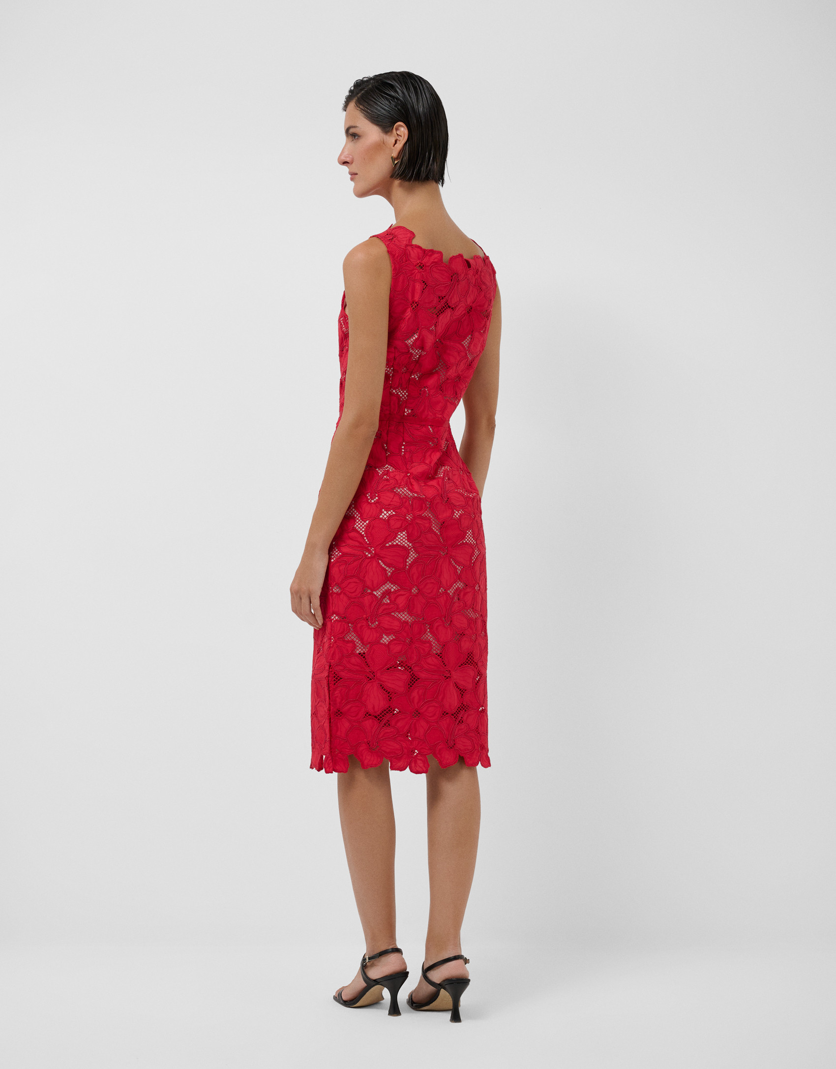 Vestido midi sin mangas bordado y troquelado ... | Roberto Verino