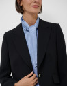 Short black crepe jacket - Mujer - AW2026 | Roberto Verino