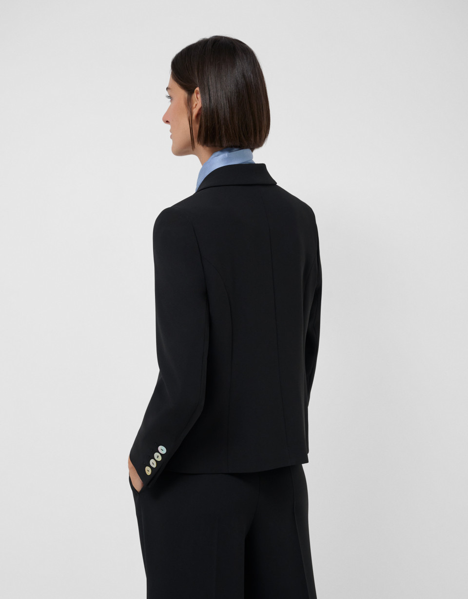 Chaqueta corta crepé negra - Mujer - OI2026 | Roberto Verino