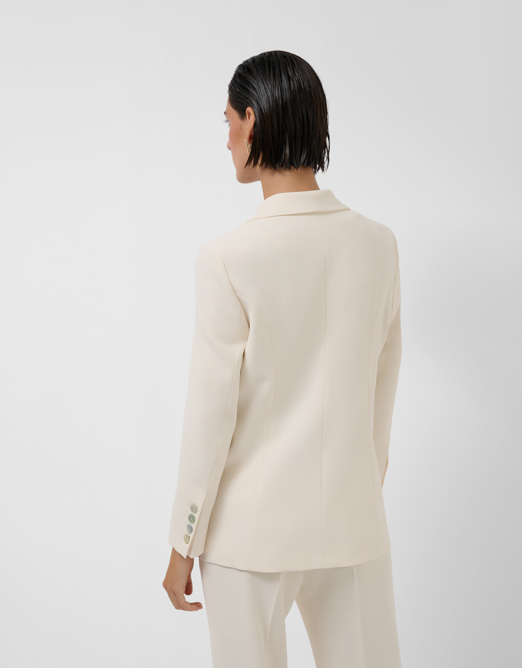 Off-white crepe rounded lapel one button blazer | Roberto Verino