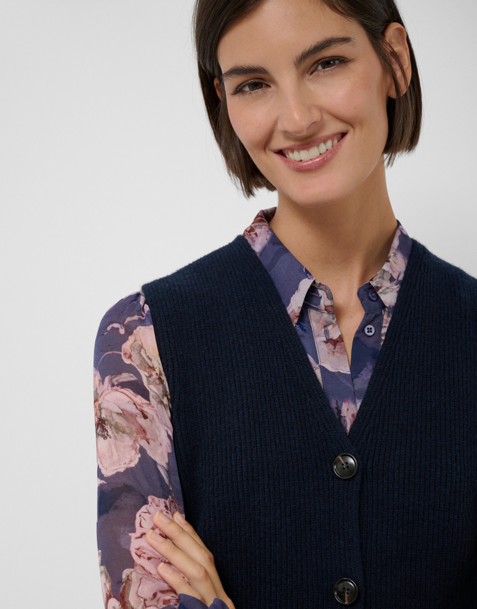 Medium navy blue knitted vest - Mujer - AW2026 | Roberto Verino