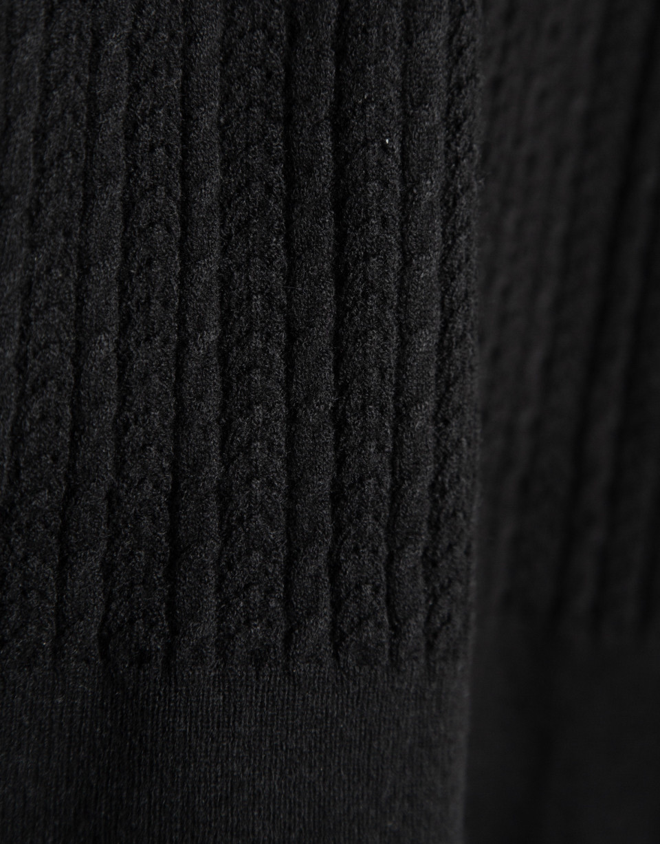 Black high-neck cable knit sweater - Mujer | Roberto Verino