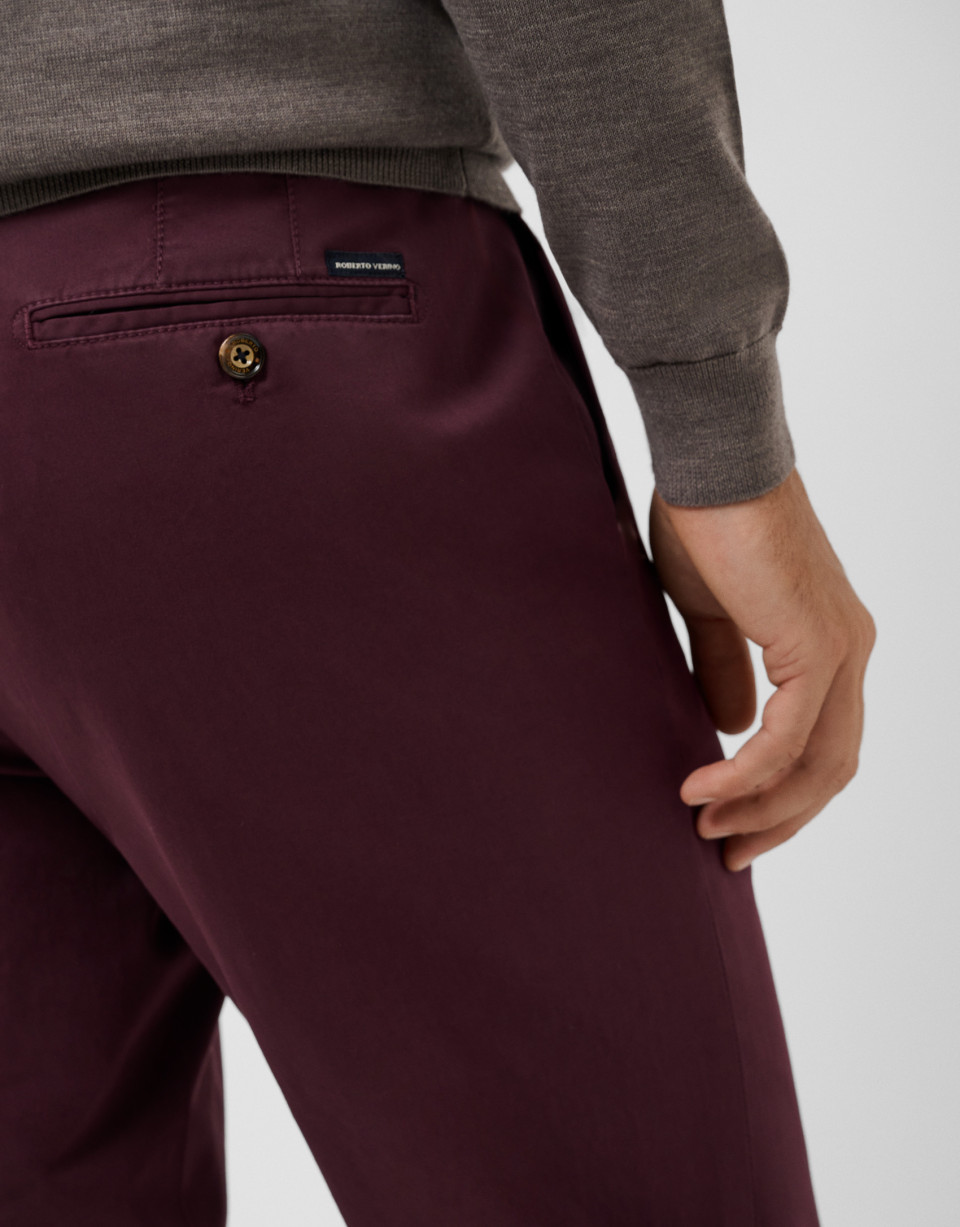 Pantalón chino tintado cereza - Hombre | Roberto Verino