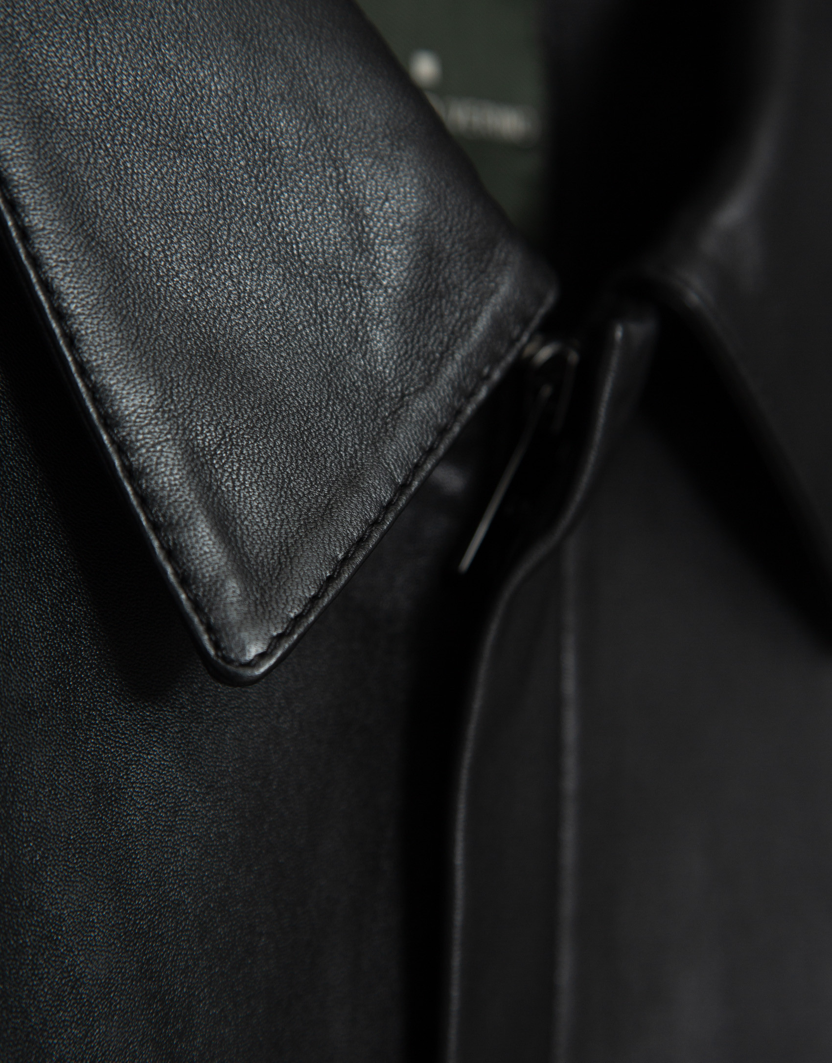 Cazadora piel negra cuello camisero - Hombre | Roberto Verino