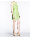 Vestido recto sisas brocado verde.