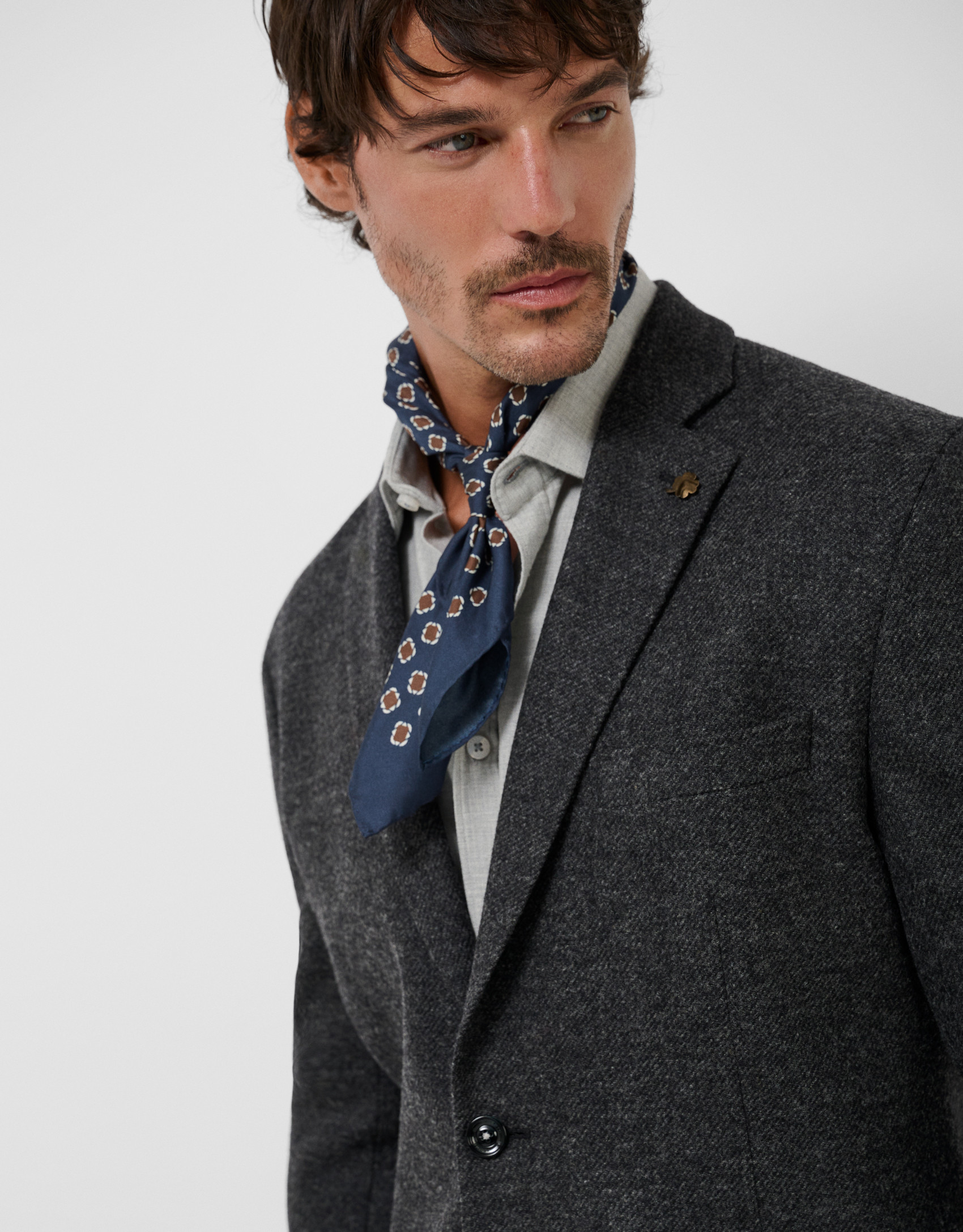 Americana sarga lana gris con coderas - Hombre | Roberto Verino