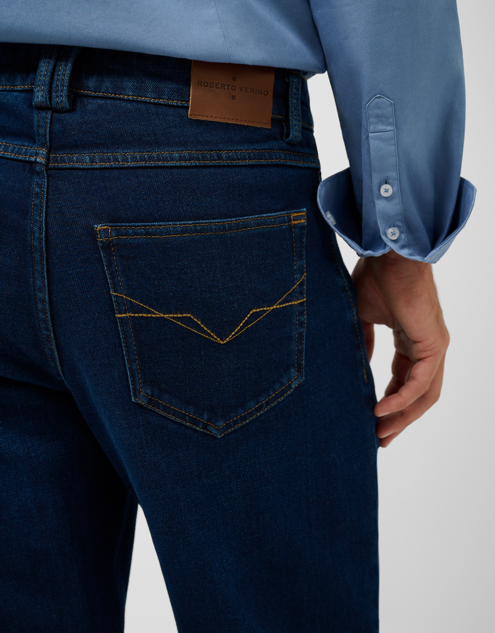 Pantalón denim hombre relaxed azul oscuro | Roberto Verino