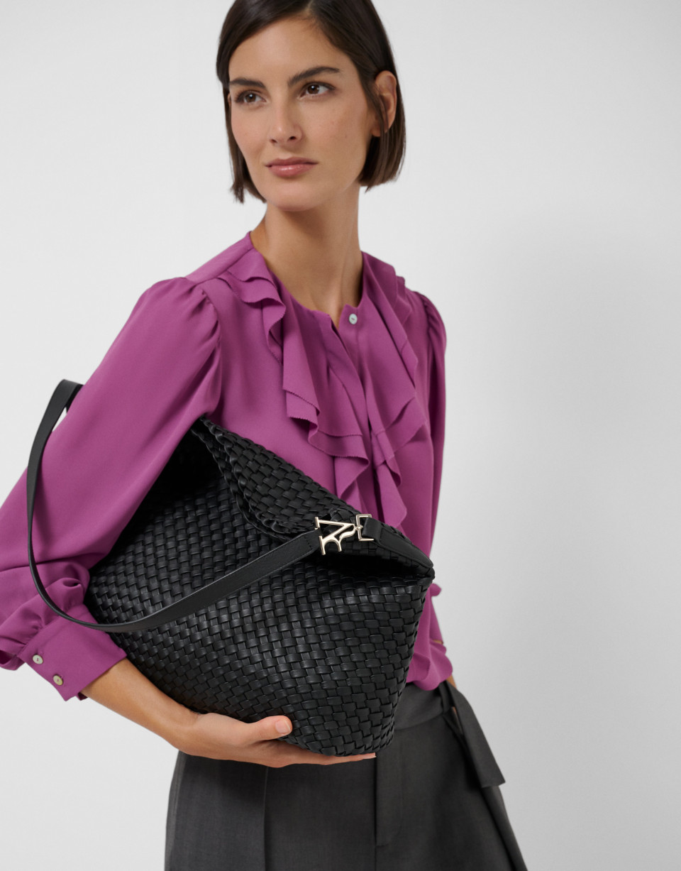 Elisa Maxi black braided leather shoulder bag | Roberto Verino