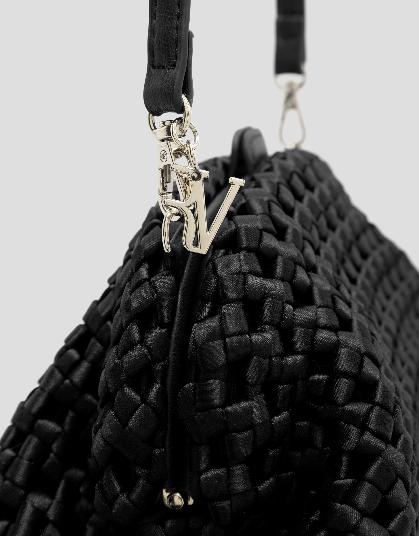 Bolso Uma clutch tejido entrelazado negro | Roberto Verino