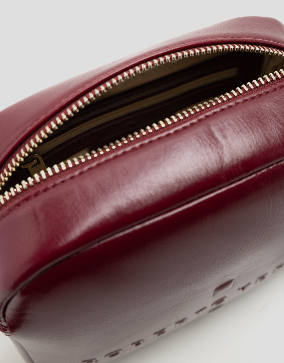 Crackled burgundy Bazin crossbody bag - Mujer | Roberto Verino