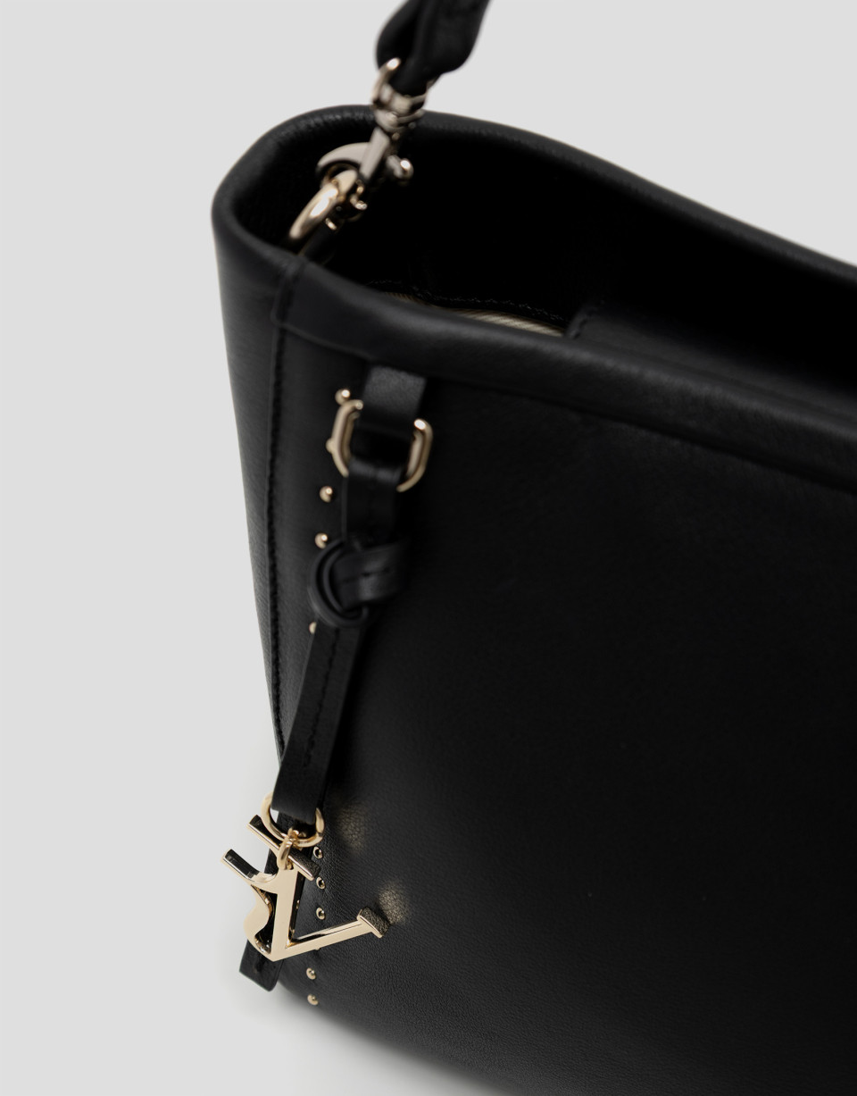 Victoria Midi black leather handbag with studs | Roberto Verino