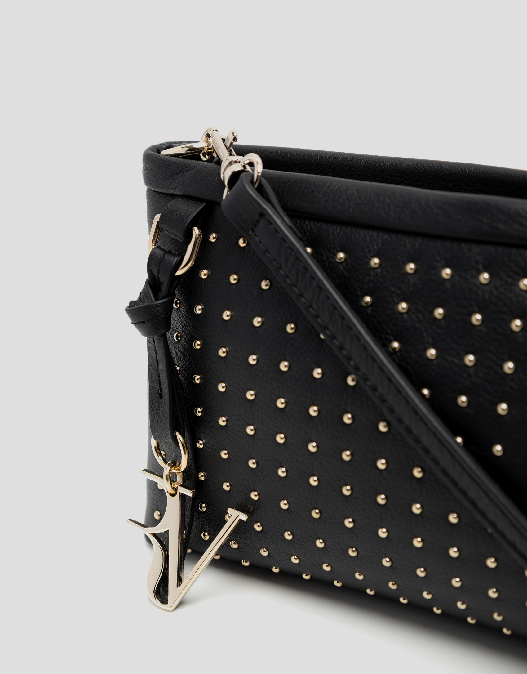 Victoria Mini black leather handbag with studs | Roberto Verino