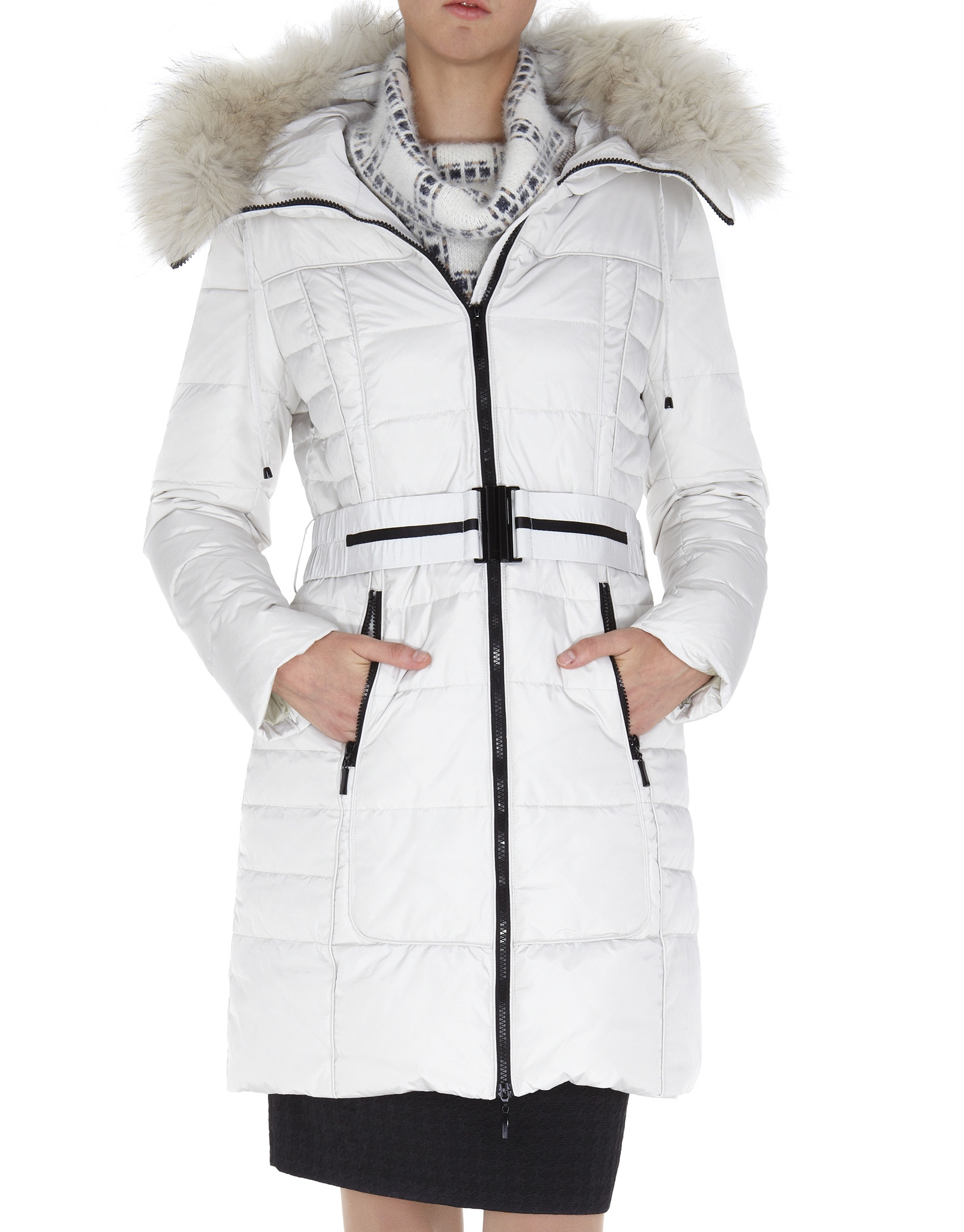 Plumas largo beige cuello pelo mapache a tono