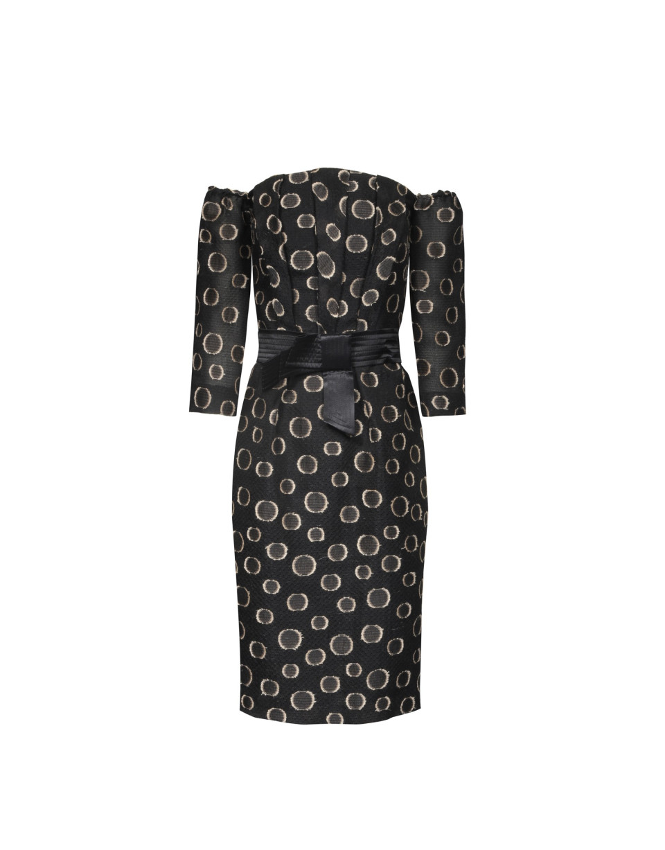 Vestido negro estampado escote bañera
