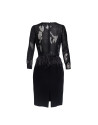 Vestido negro cintura plumas