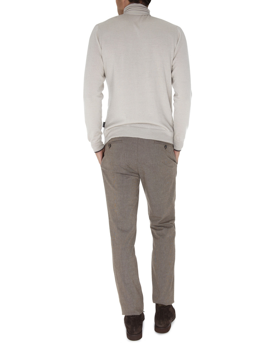 Turtleneck sweater 