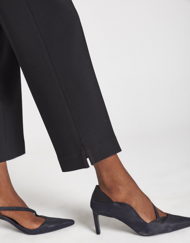 Pantal&oacute;n tobillero recto negro