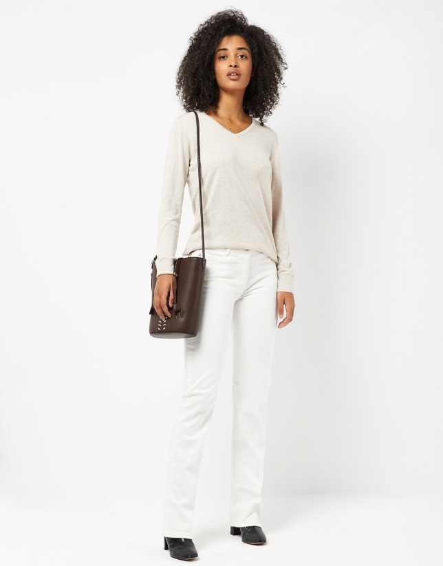 Off white, thin knit sweater with V-neck