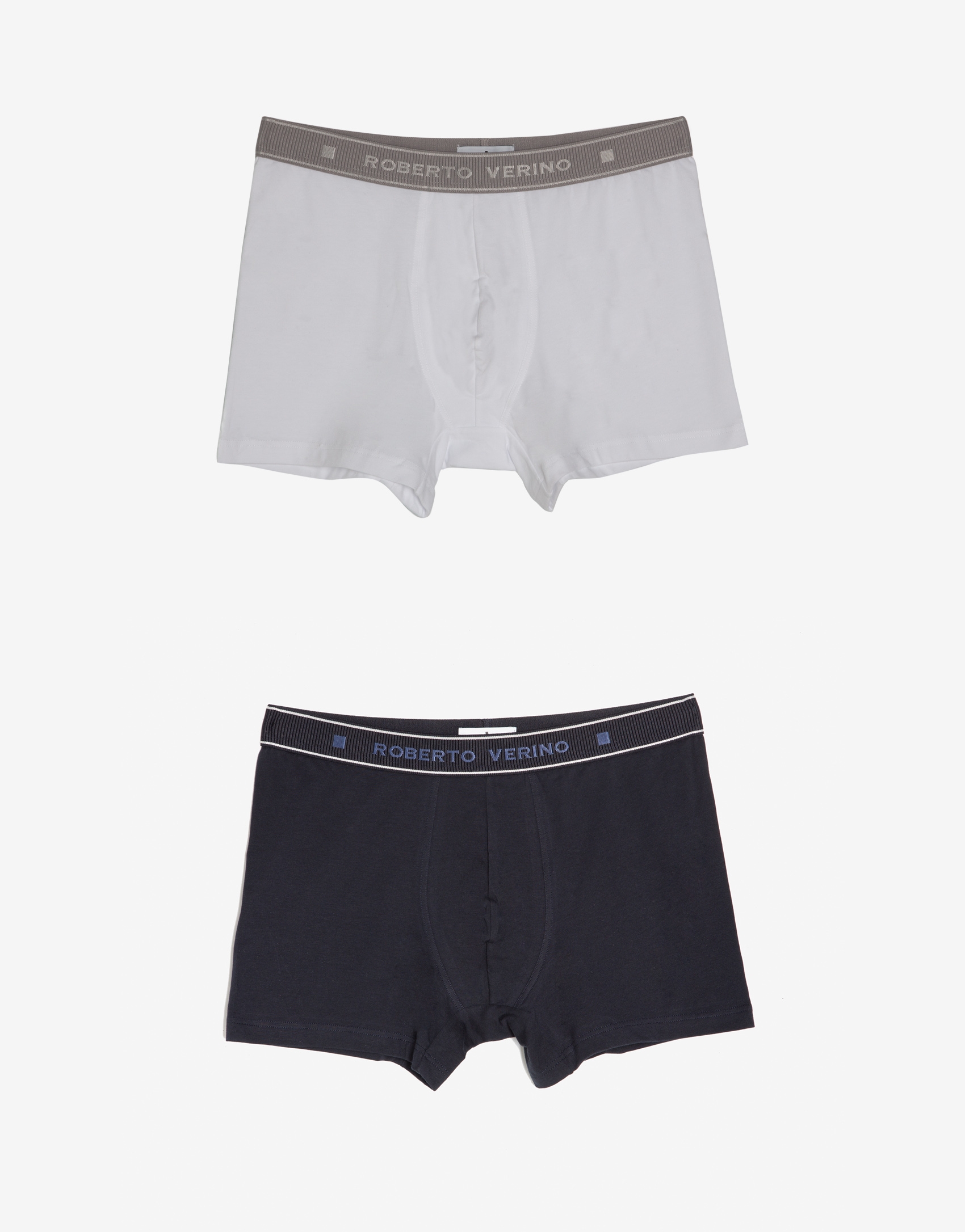 White/navy boxers pack