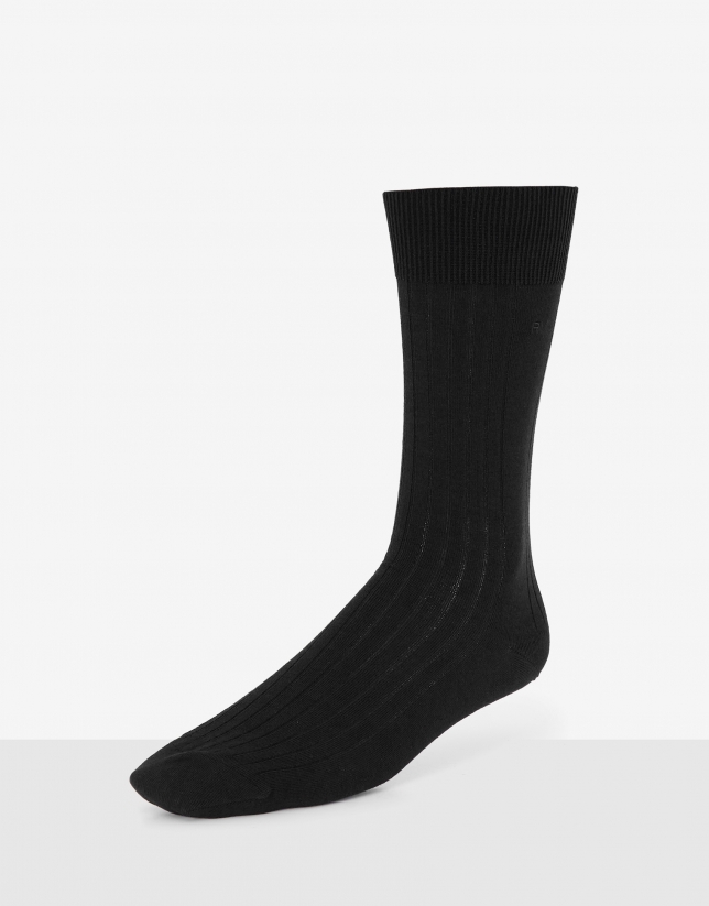 Black and grey plain socks pack