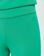 Pantal&oacute;n fluido recto verde