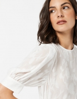 White blouse with leaf jacquard print and French sleeves