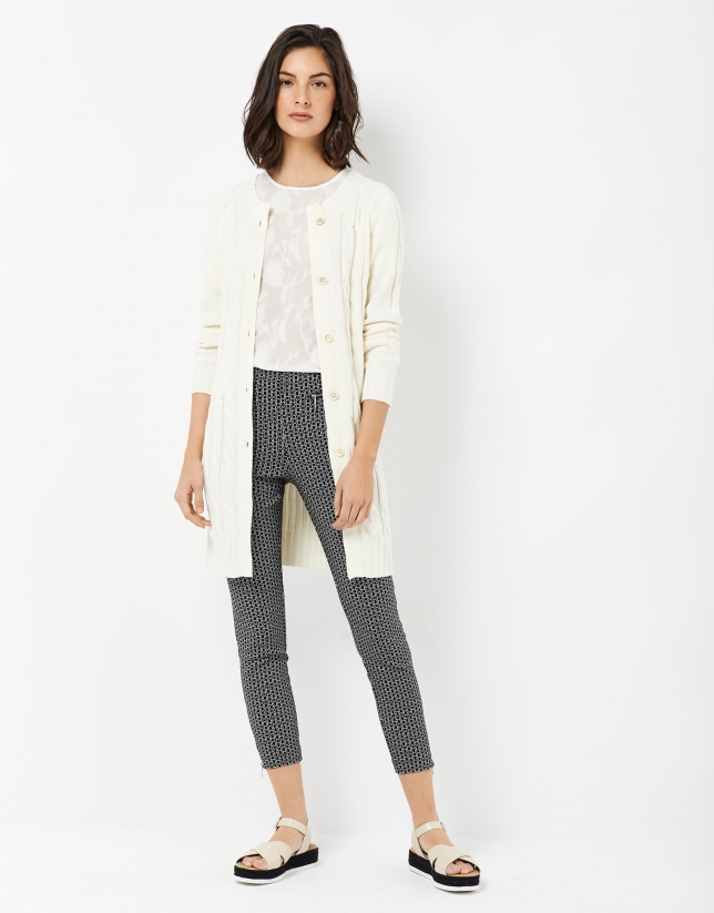 White blouse with leaf jacquard print and French sleeves