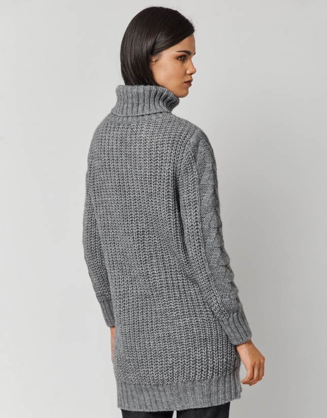 Jersey largo punto grueso trabajado gris