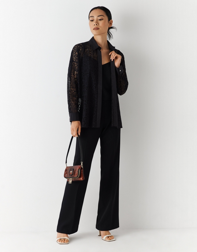 Oversize shirt with long sleeves and black lace