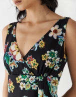 Vestido sisas escote pico twill negro estampado floral