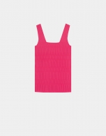 Top tirantes canal&eacute; ancho fucsia