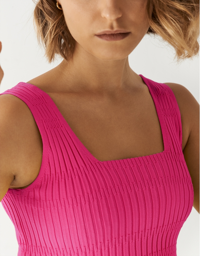 Fucshia tank top with wide ribbing and straps