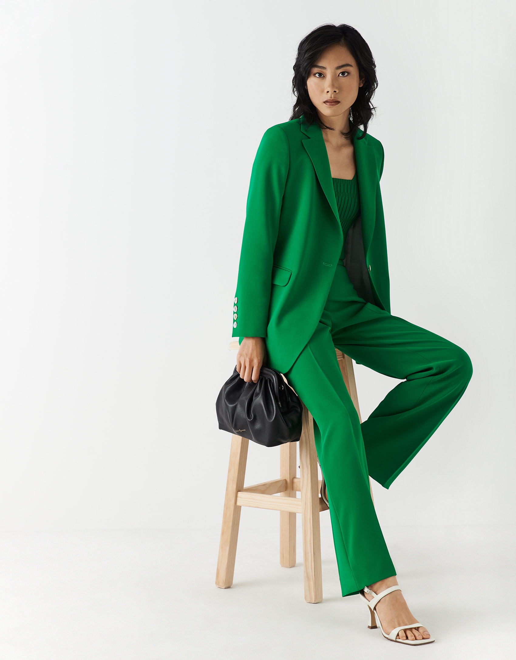 Pantal&oacute;n crep&eacute; verde