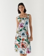 Vestido sisas crep&eacute; blanco estampado floral