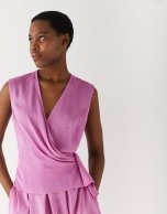 Top cruzado con lazada jacquard lila