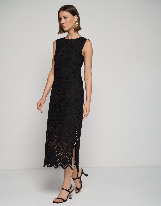 Vestido midi sin mangas bordado suizo negro
