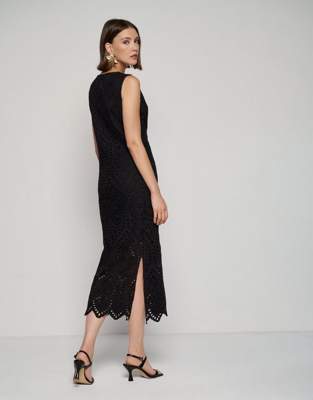 Vestido midi sin mangas bordado suizo negro