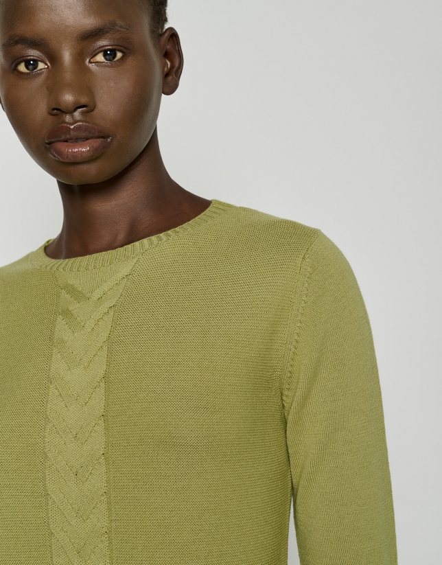 Green sweater with braiding and boat neck