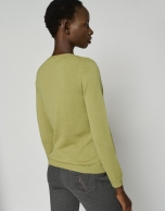 Green sweater with braiding and boat neck