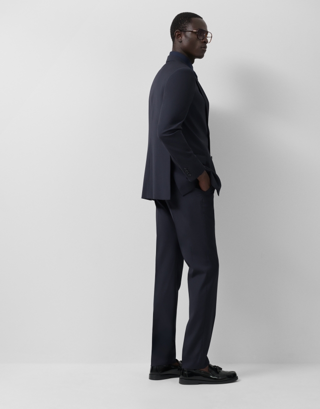 Slim fit half canvas suit in navy blue