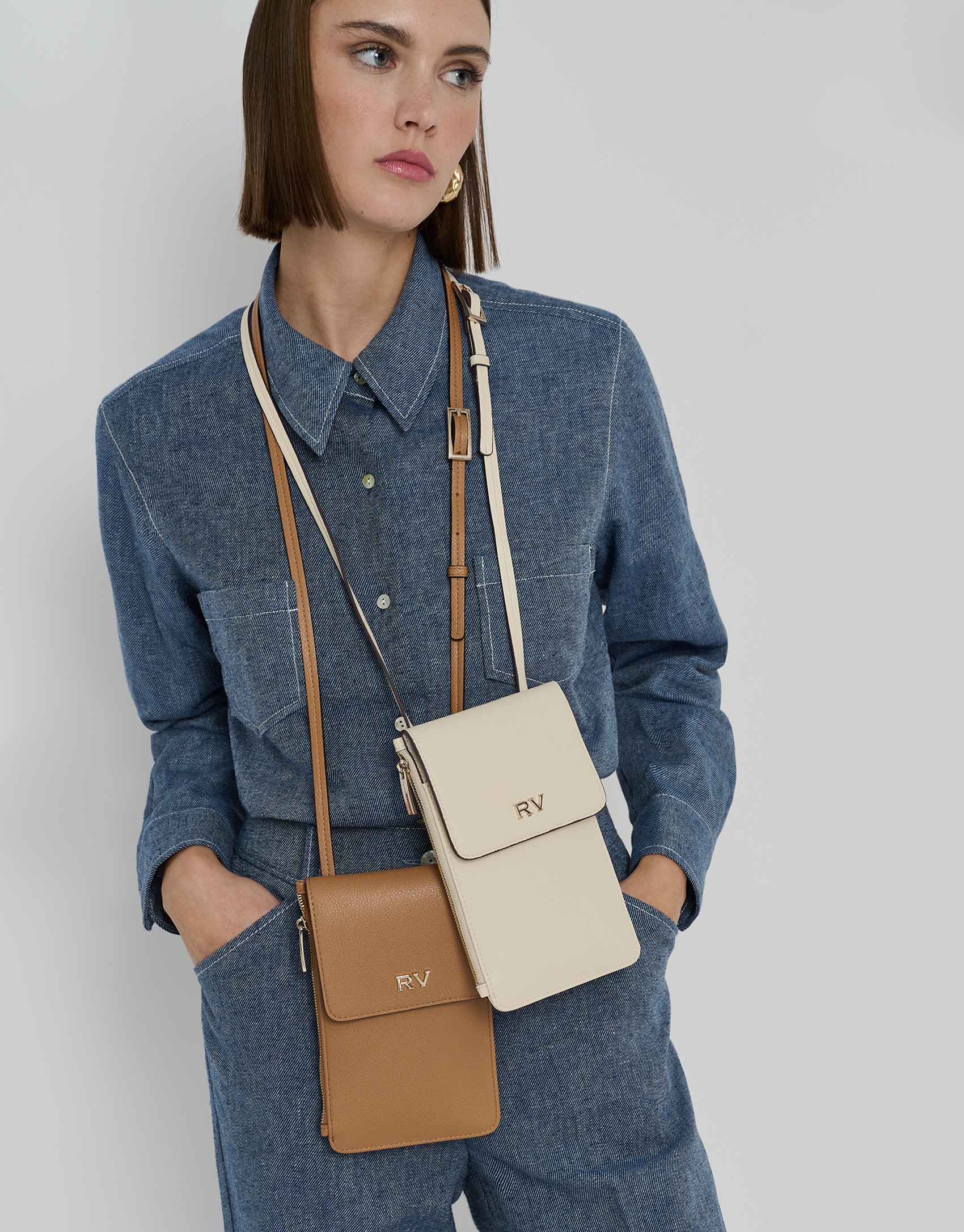 Bolso portamóvil Crafts  piel cámel