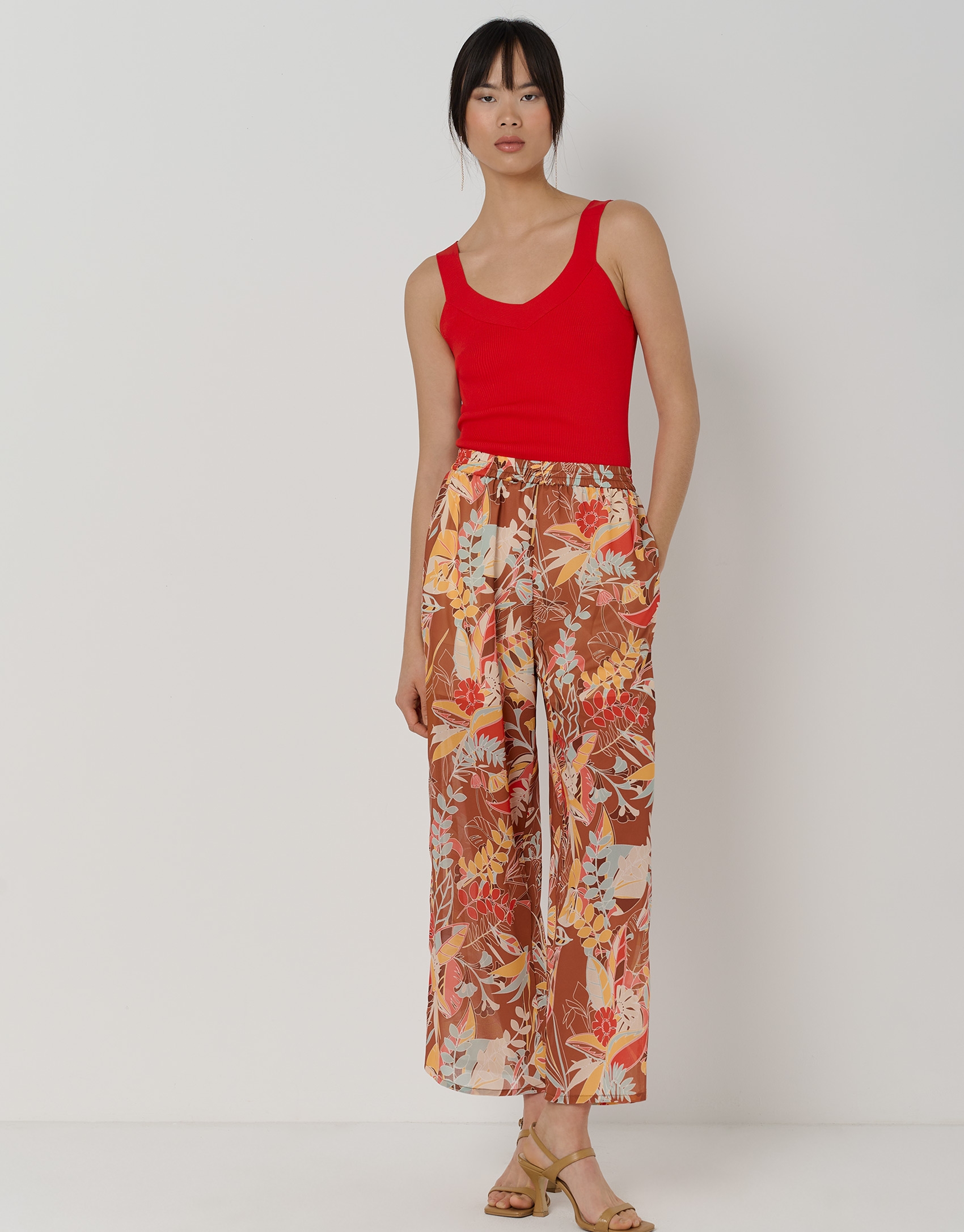 Top de tirantes canal&eacute; rojo