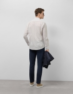 Pantalón chino sarga fina tintada azul tinta