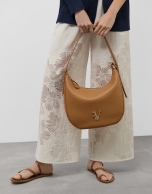 Bolso de hombro Cuca Hobo piel granulada cámel