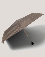 Automatic folding umbrella with taupe logos