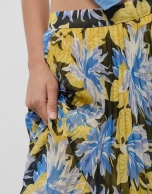 Pleated georgette crepe midi skirt with blue floral print