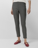 Pantalón legging fantasía blanco y negro