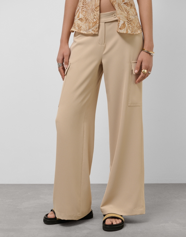 Pantalón cargo ancho twill beige